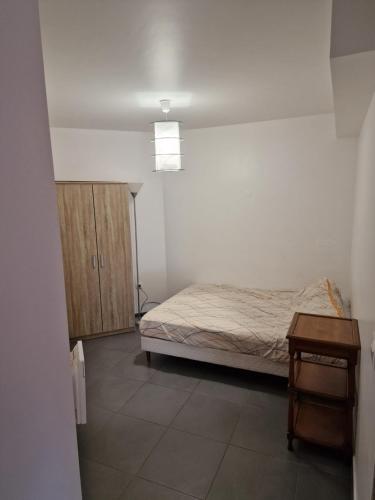 Climatisé charmant et accueillant studio T1bis (Climatise charmant et accueillant studio T1bis) in Віженью-сюр-Сен