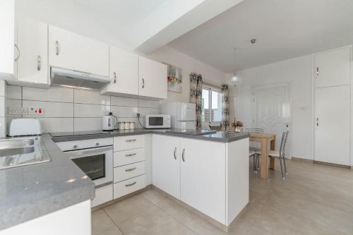 Facilities, Lemon Tree Villa in Paralimni