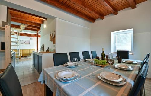 Beautiful Home In Pregrada With Kitchen