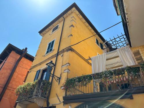  Napule...è Apartments in Peschiera del Garda
