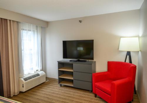 Country Inn & Suites by Radisson Greenfield IN - image 38