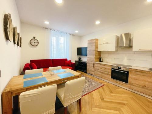 Apartment Candy in พูลา