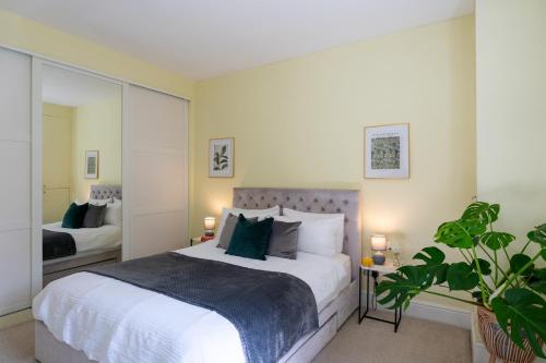 Picture of Stylish 2 Bedroom Apartment 10 Min Walk To Cardiff City With Dedicated Parking Space