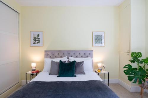 Prime Location Cardiff Pontcanna Modern 2 Bedroom Apartment with Privat Parking