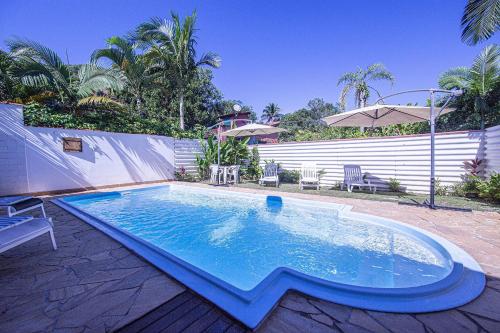 Piscina e 3 dorm. a 150 m de Camburizinho