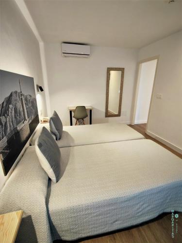 Double or Twin Room image 8