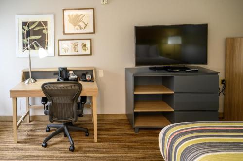 Country Inn & Suites by Radisson Greenfield IN - image 19