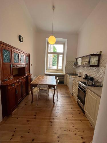 H. Kloss Rooms