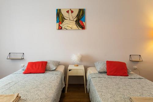 3 twin beds
