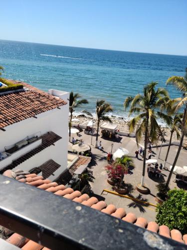 Malecon uno PV Libertad 111 Centro 48300 Puerto Vallarta Jal - Isla Cuale