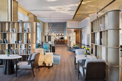 Lobby, Qinhuangdao Marriott Resort in Beidaihe