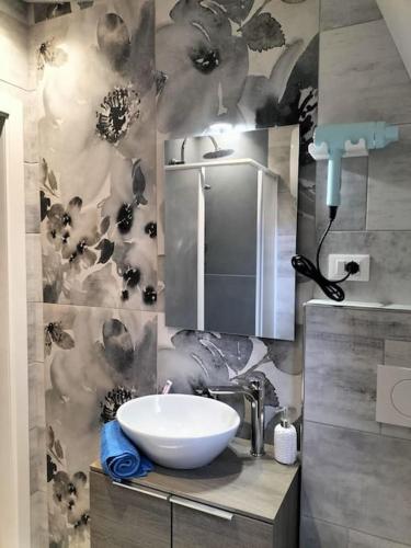 Two-Bedroom Apartment image 4