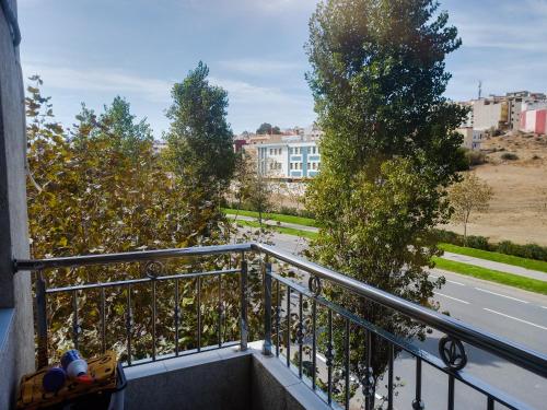 Balcony/terrace, Nouveau Studio a Marjane avec la climatisation in Luxus