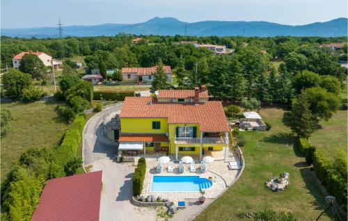 Awesome Home In Labin With 6 Bedrooms, Wifi And Outdoor Swimming Pool - Nedeščina