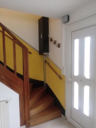 Entree, Pretty Poppy in Albert