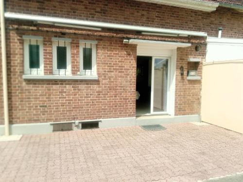 Entree, Pretty Poppy in Albert