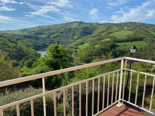 Gîte Castelnau-de-Mandailles, 5 pièces, 8 personnes - FR-1-601-446