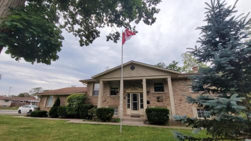 Niagara Falls Villa with Private pool and Breakfast