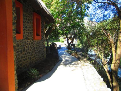 Hotellet från utsidan, Liphofung cave chalets in Butha-Buthe