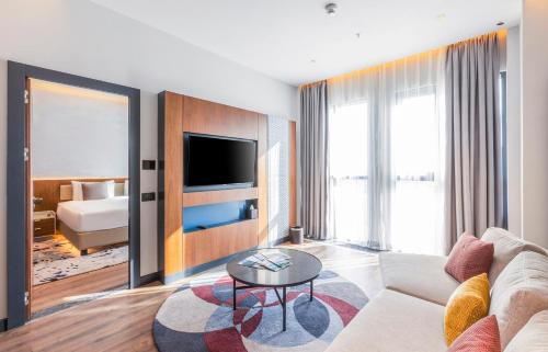 room detail thumbnail 1