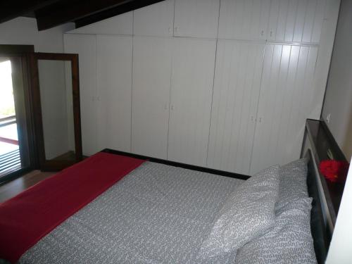 2 bedrooms, 3 beds