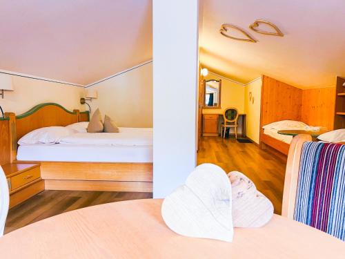Quadruple Room image 5