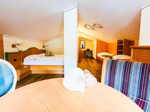 Quadruple Room image 8