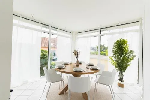 Appartment in den Weinbergen bei Mainz - mit 2x Doppelzimmern, 1x großes Wohnzimmer, Bad & Küche in Stadecken-Elsheim, Deutschland