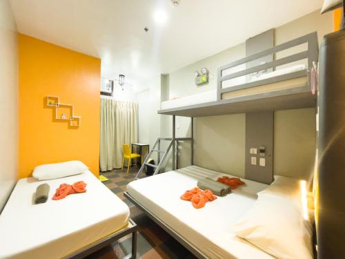Puerto Princesa Airport Side Hostel - image 2