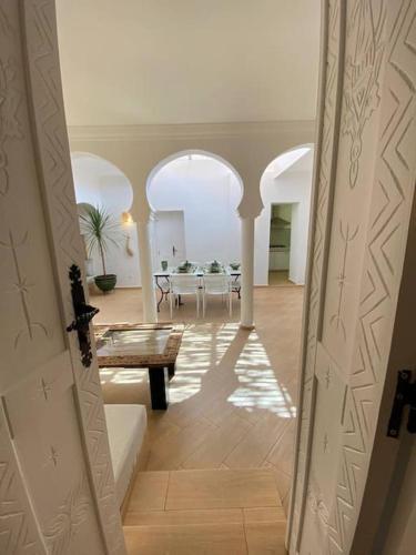 Riad plain pied 2 chambres jardin terrasse & bassin photo 2