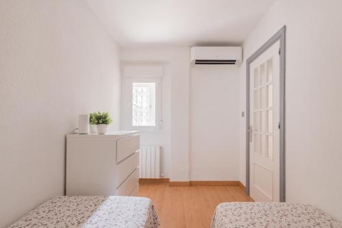 Living Caja Mágica, Madrid