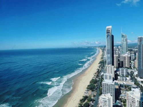 Oceanfront 2B2B Apt with Sofa Bed and Sea Views, Gold Coast