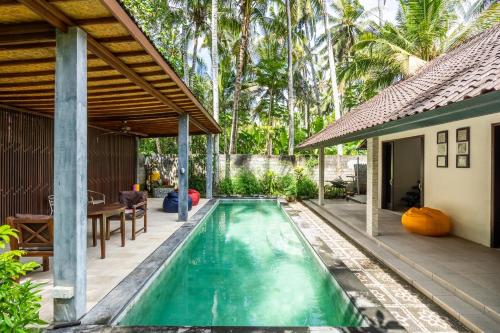 VILLA Surya 3 rooms , waterpool, near the ocean