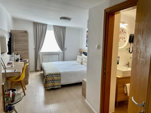 Christina Residence - image 4