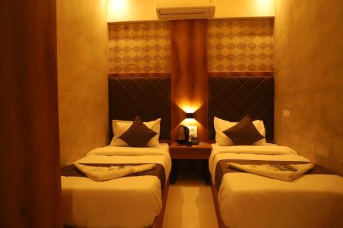 2 twin beds