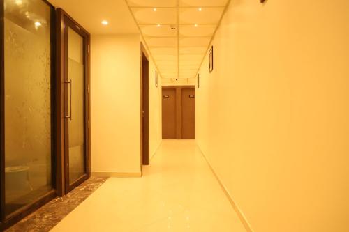 Lobby, Hotel Sai Pritam in Chembur