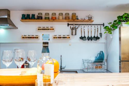 ห้องครัว, JABITAT - Jaffa Boutique Guesthouse in เทลอาวีฟ