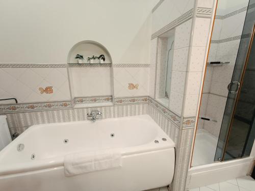 Riverside Old Town Spacious One Bedroom Apartment few steps from Dome square and Cathedral, Riga (photo 8)