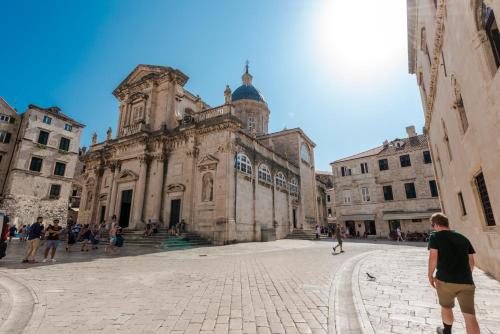 The Bassegli - Gozze Palace