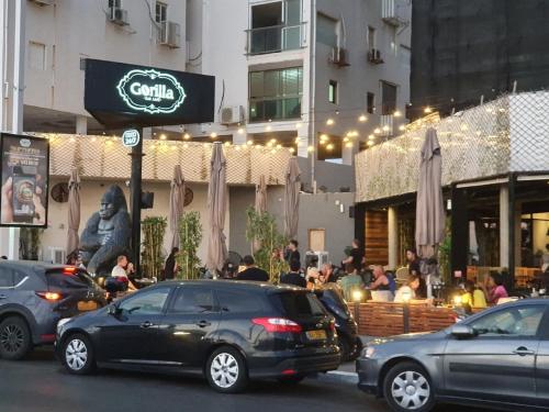 Restaurant, Masarik Apartments in Bat Yam