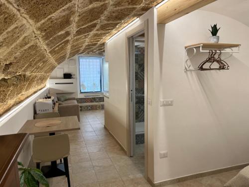 Poma De Casa - Carrer De Pa I Algua - Alghero