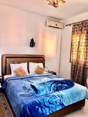 2 bedrooms, 5 beds