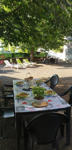 餐飲選擇, L'Eau Berge - Relais Motards - GTMC & Tour des Vaches B&B in 阿朗什