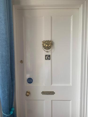 Seamore House Room Type - Deluxe Double Room