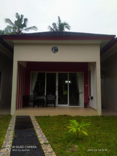 PONDOK SAHANG COTTAGES in Mentok