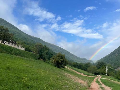  Casale nella valle in Pieve Torina
