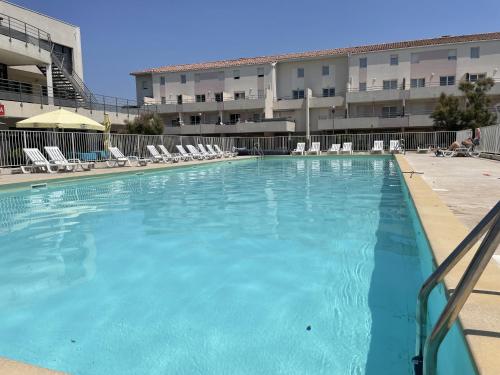 Sol-y-Days Cap Camargue, Grand duplex 6 couchages résidence de Tourisme avec piscine - Location saisonnière - Le Grau-du-Roi
