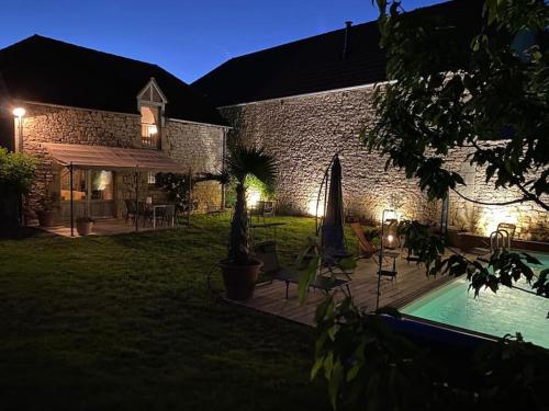 Maison de village avec piscine privative - gite-loubaribas gîte à louer Bonard