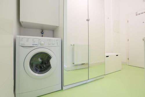Green Mango City Condo - image 8