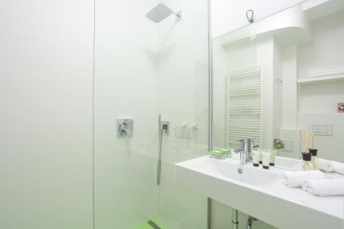 Green Mango City Condo - image 9